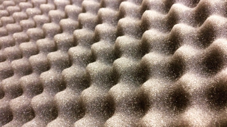 Does foam wallpaper block sound?