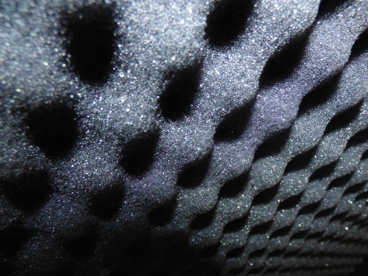Acoustic foam for blocking sound from outside