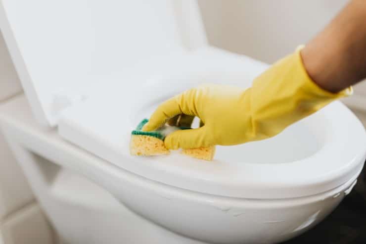 How to get rid of brown toilet water