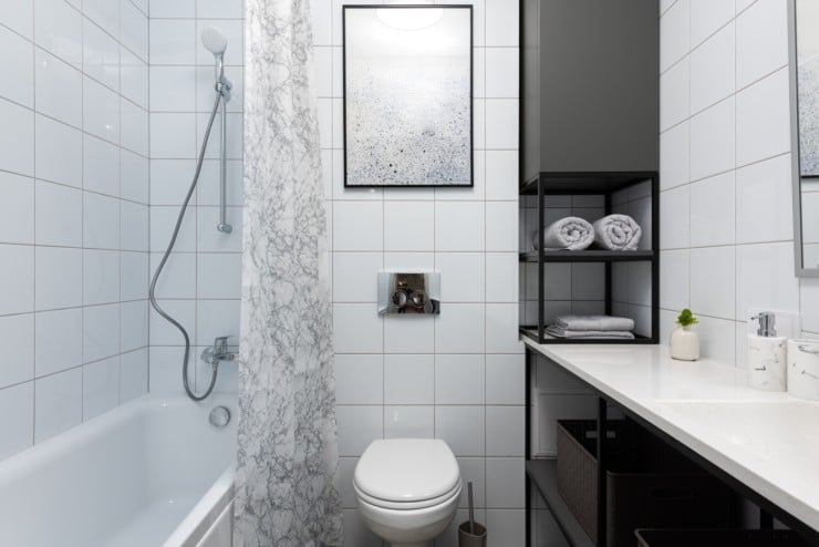 Pros and cons of converting a shower into a bathtub