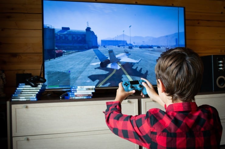 How to avoid damaging TV with kids