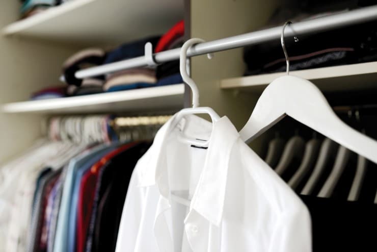 How to remove gasoline odors and stains from clothes