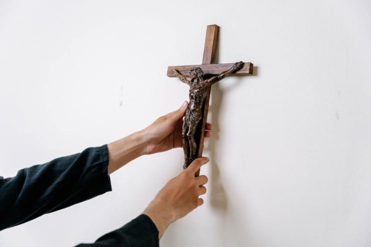 Where Should I Hang a Crucifix in My Home?