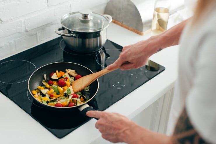 What type of cookware is best for electric stove