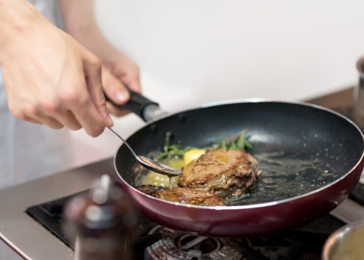 Ceramic vs Nonstick Cookware: Which Is Better