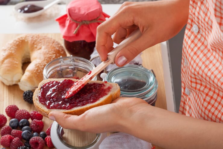How do you make your own preserves