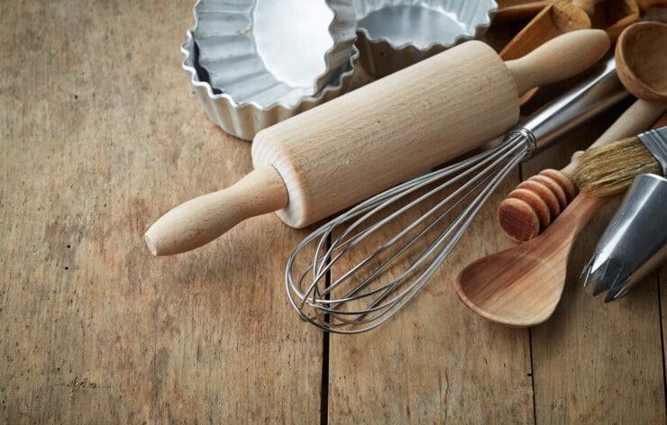 What are eco-friendly utensils made of